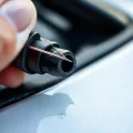Фото по теме: Как прочистить забитые жиклеры омывателя тонкой швейной иглой